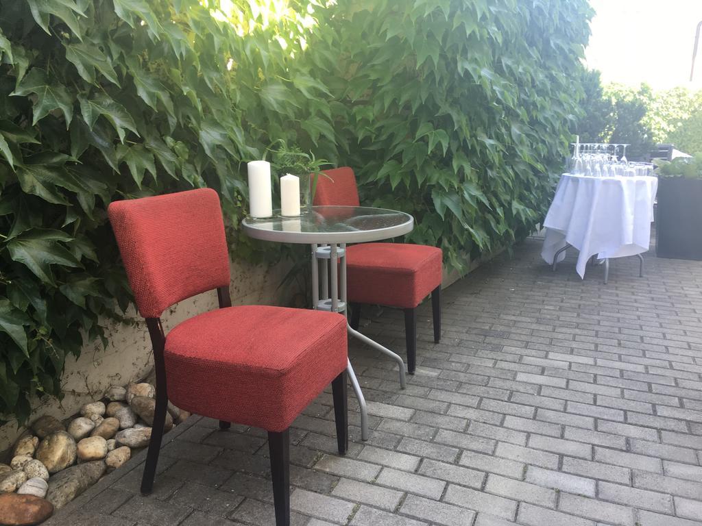 Penzion Luxor Nagyszombat Kültér fotó